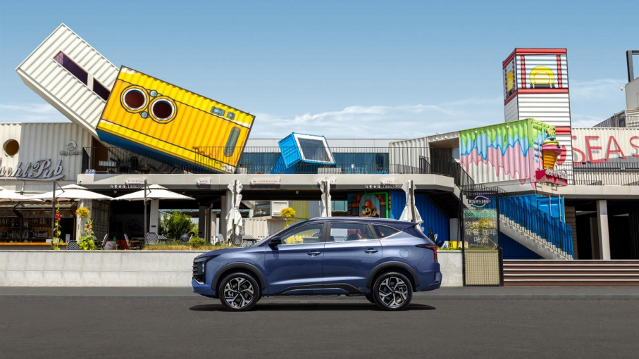 9.98-14.98万元  大七座电混SUV  yd12300云顶线路X8 E家正式上市2326.png